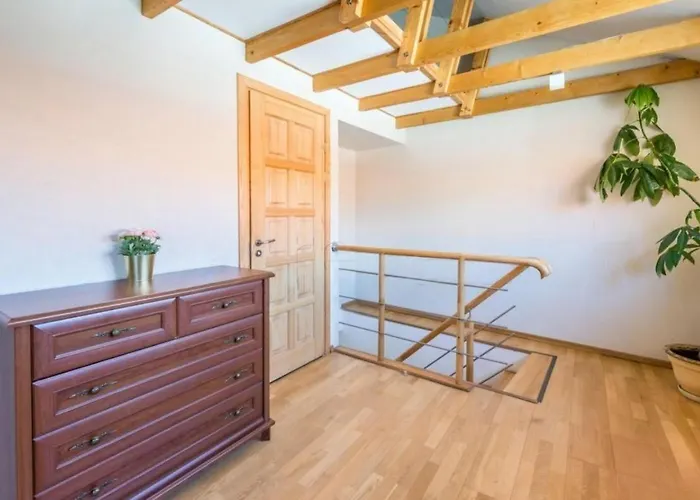 3 X Free Parking X Self Check-in